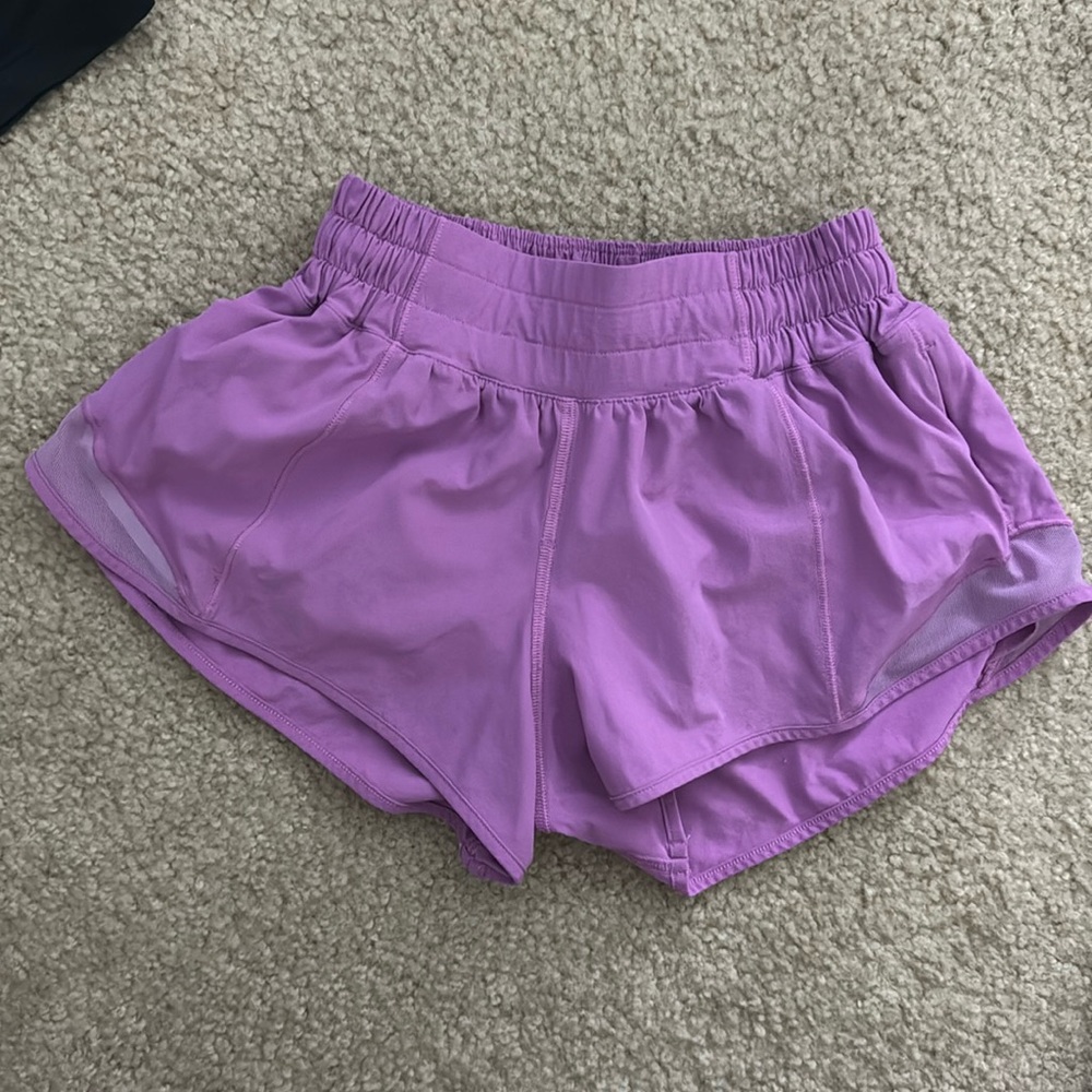 Lululemon purple 2.5 hotty hot shorts size 0